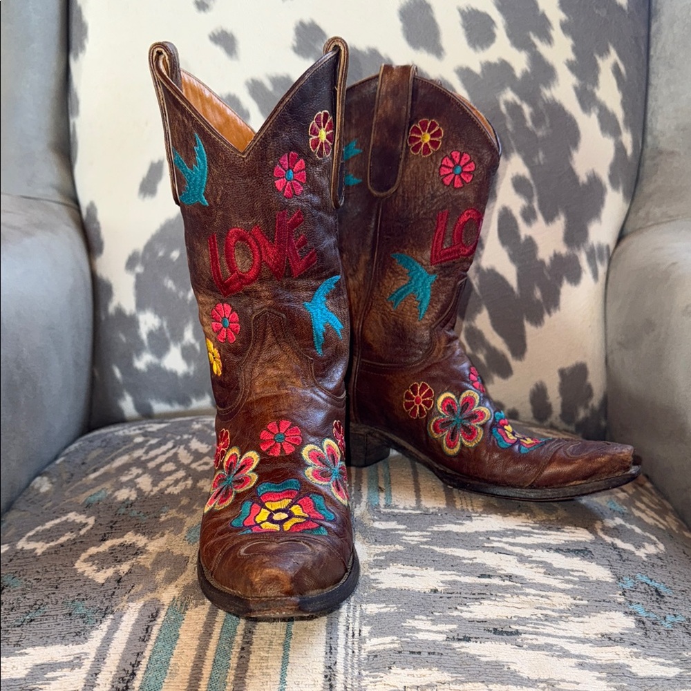 Perfect festival boot! Ladies Old Gringo & love western boots